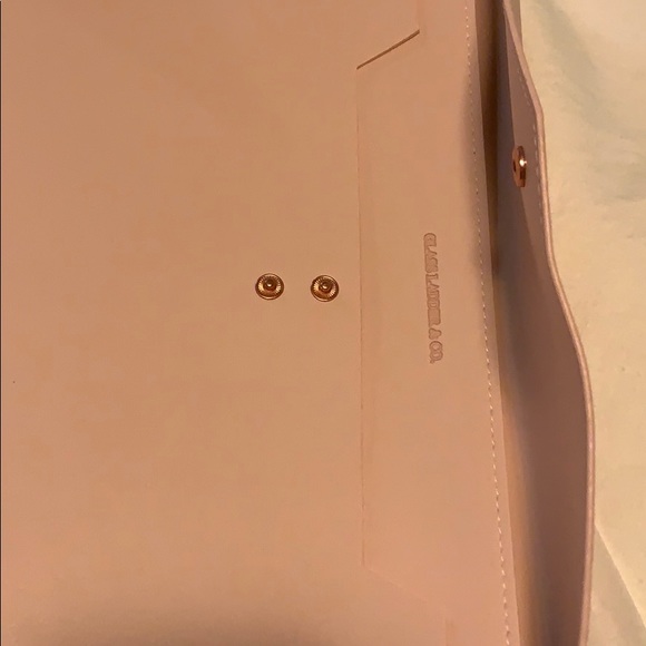 Glass and Ladder Vegan Leather Meghan Laptop/iPad Sleeve in Pink - Picture 6 of 8
